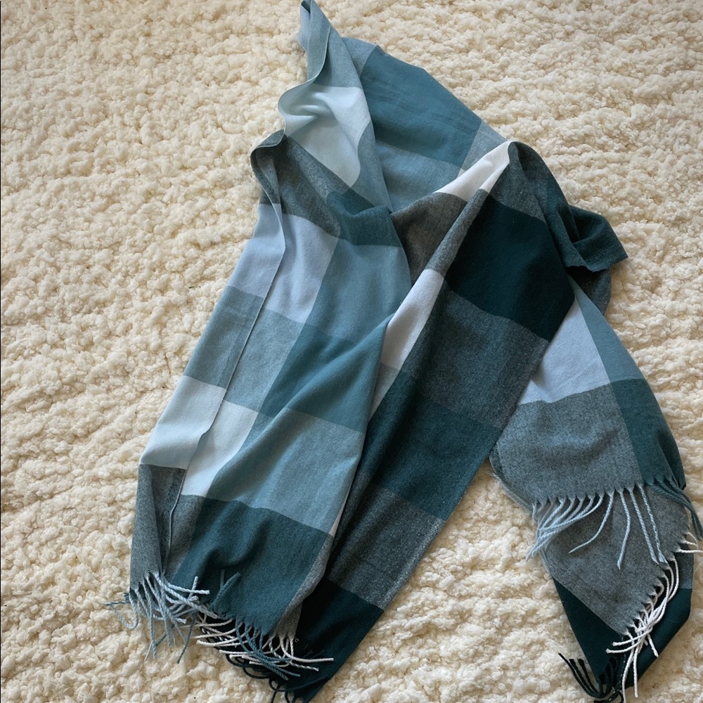 Classic Check Scarf in Cashmere
